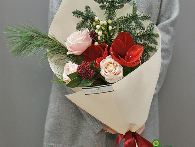 Bouquet with amaryllis and roses ''Winter Compliment'' photo